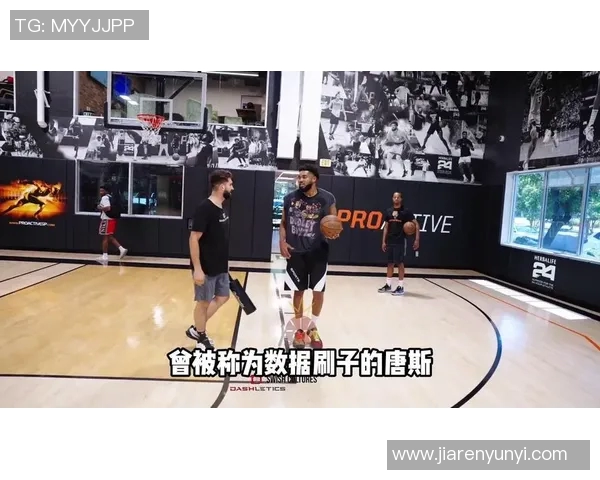 又是特纳 唐斯无视防守强突内线得手 又是特纳 唐斯无视防守强突内线得手